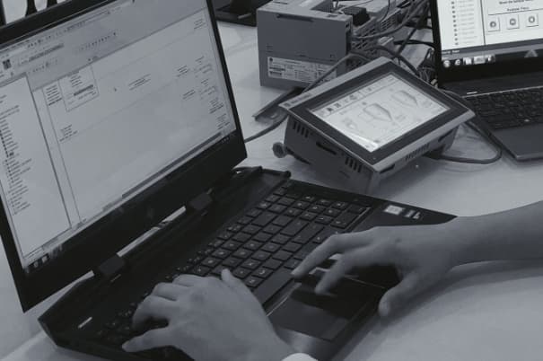 Contáctanos para recibir más información sobre integración PLC-